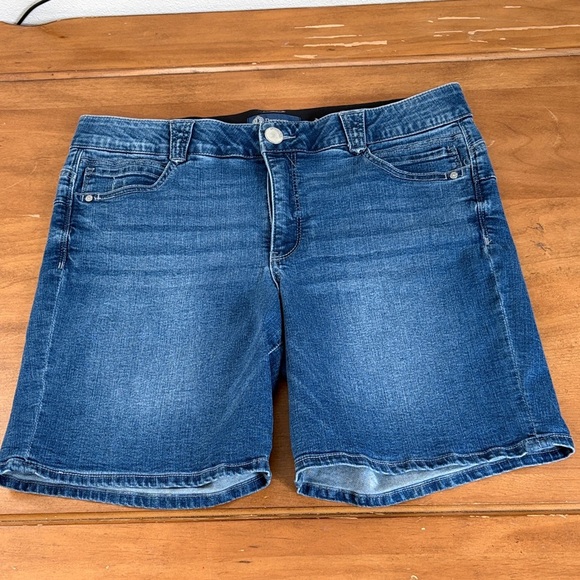 Democracy Pants - Democracy Jean Shorts Size 16